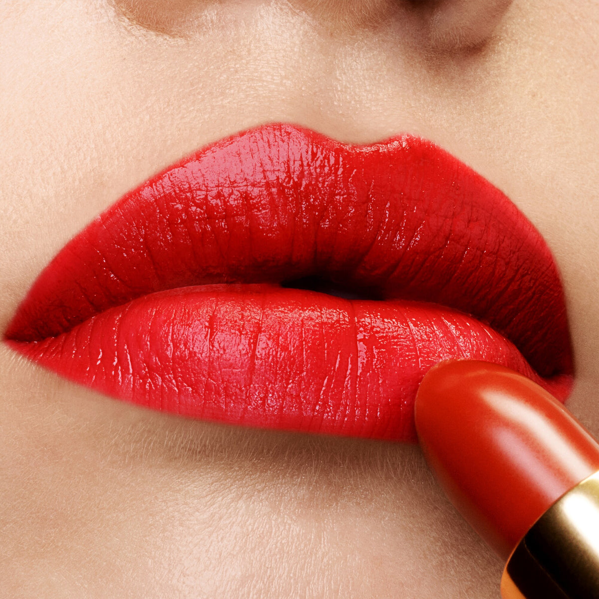 Runway Lip Color, 3.5 g, 16 Scarlet Rouge, 16, Model, light