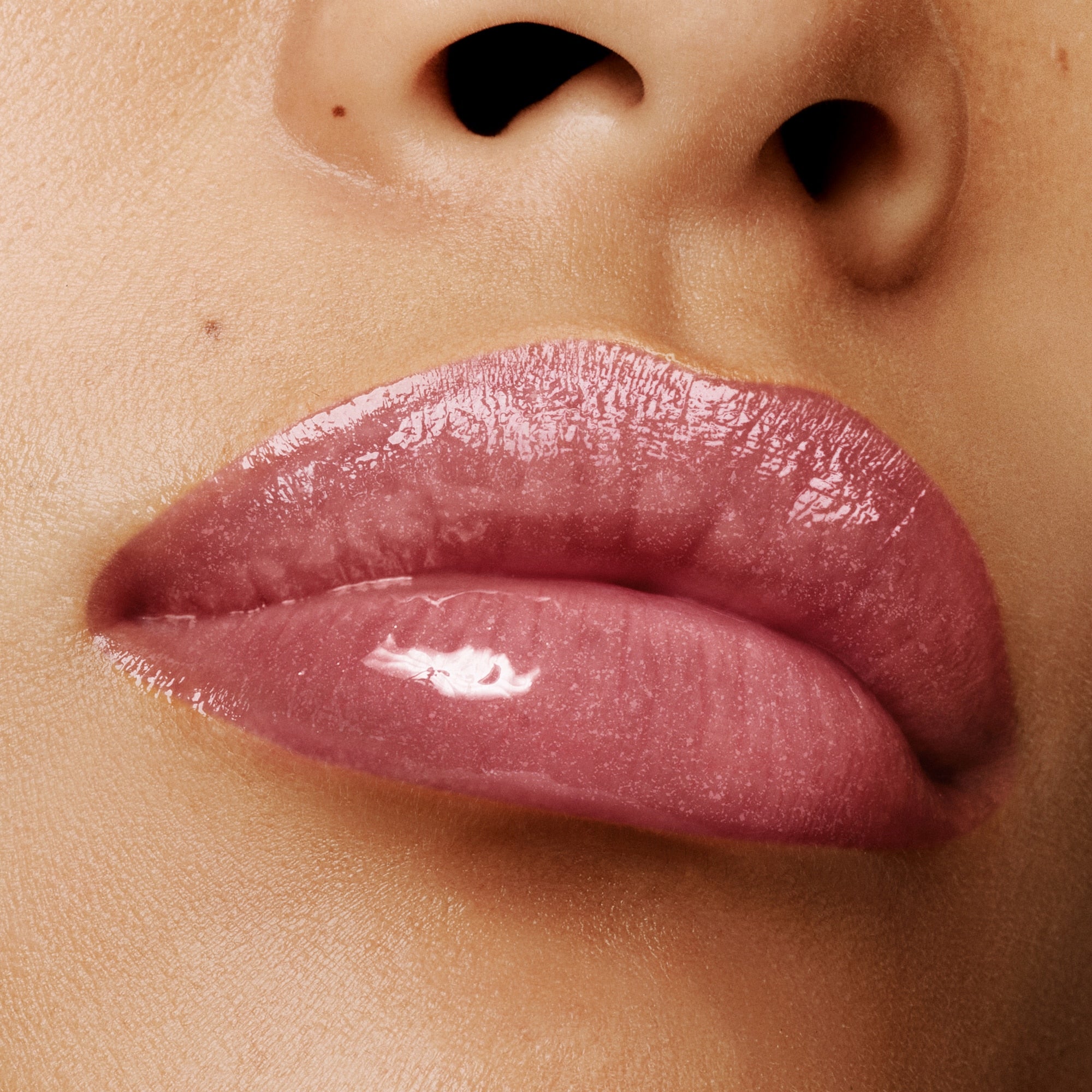 Gloss Luxe, 5.5 ml, 03 Casablanca, 03, Model, medium