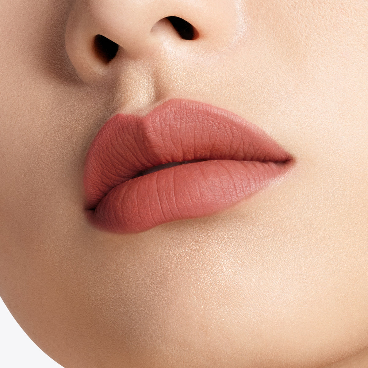 Runway Liquid Lip Color Matte, 6.0 ml, 131 Burnt Peach, 131, Model, light