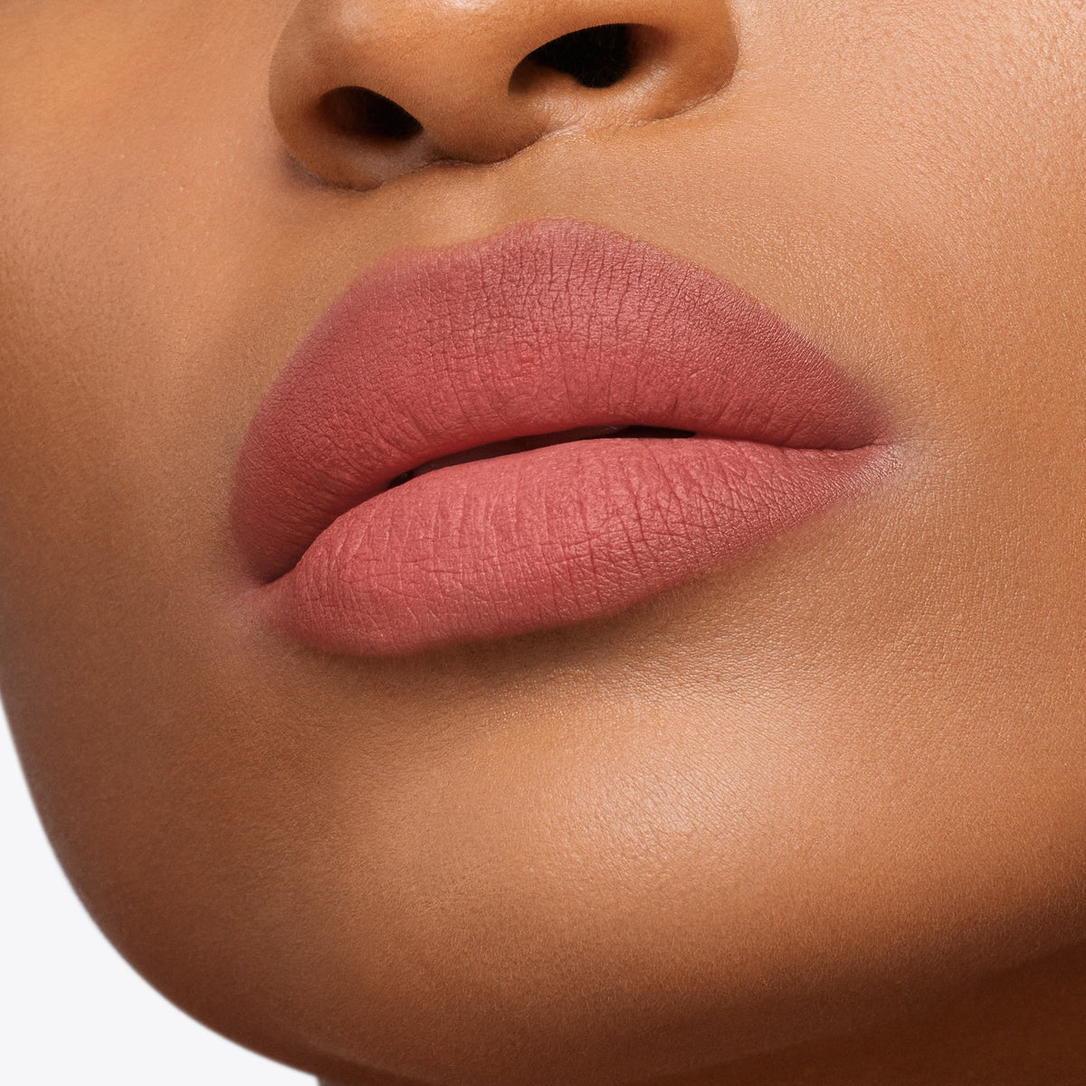 Runway Liquid Lip Color Matte, 6.0 ml, 136 Rose Extrait, 136, Model, deep