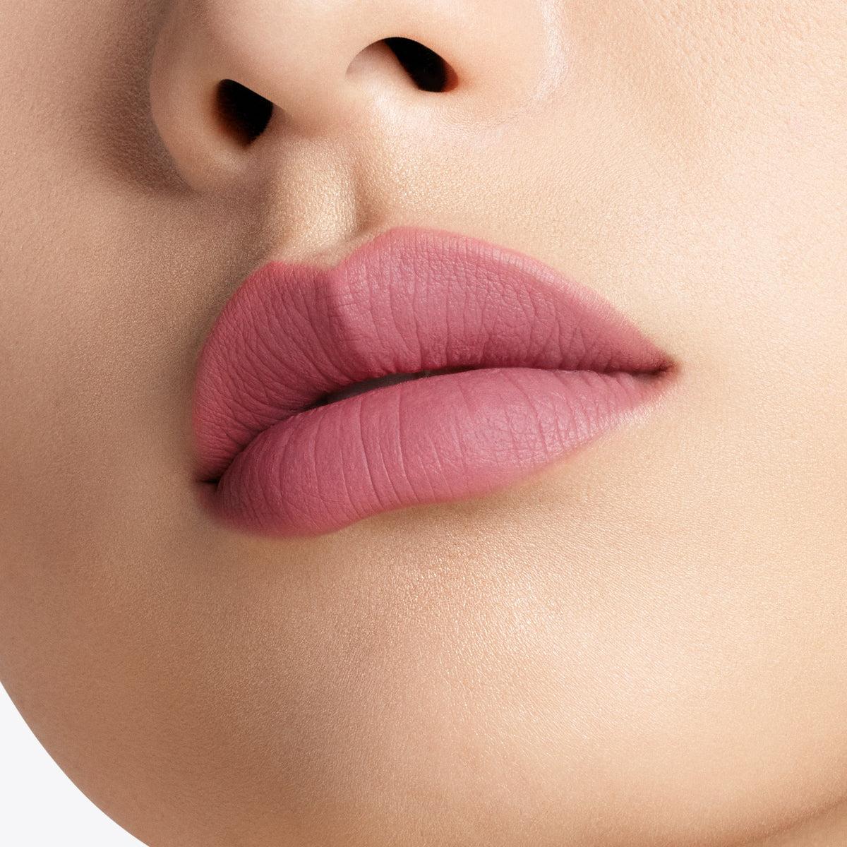 Runway Liquid Lip Color Matte, 6.0 ml, 137 Blush Absolu, 137, Model, light