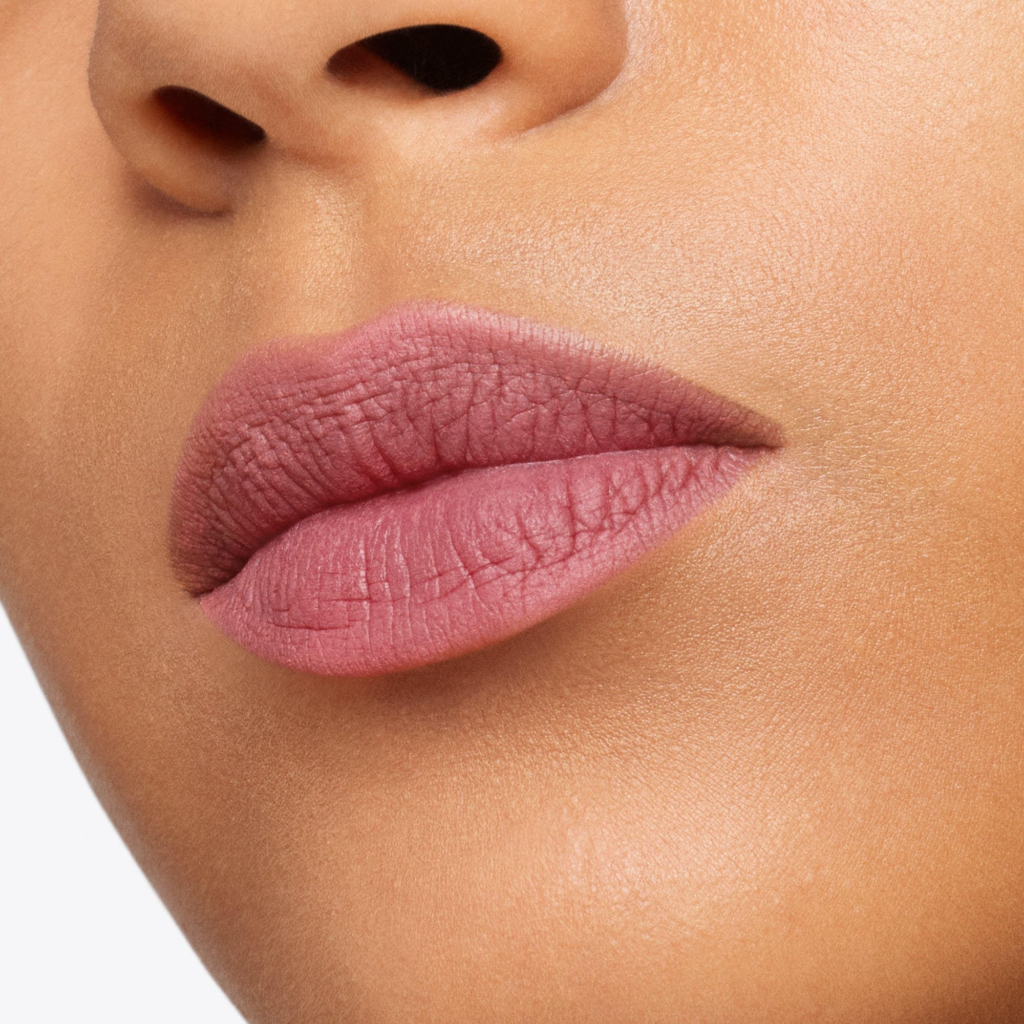 Runway Liquid Lip Color Matte, 6.0 ml, 137 Blush Absolu, 137, Model, medium