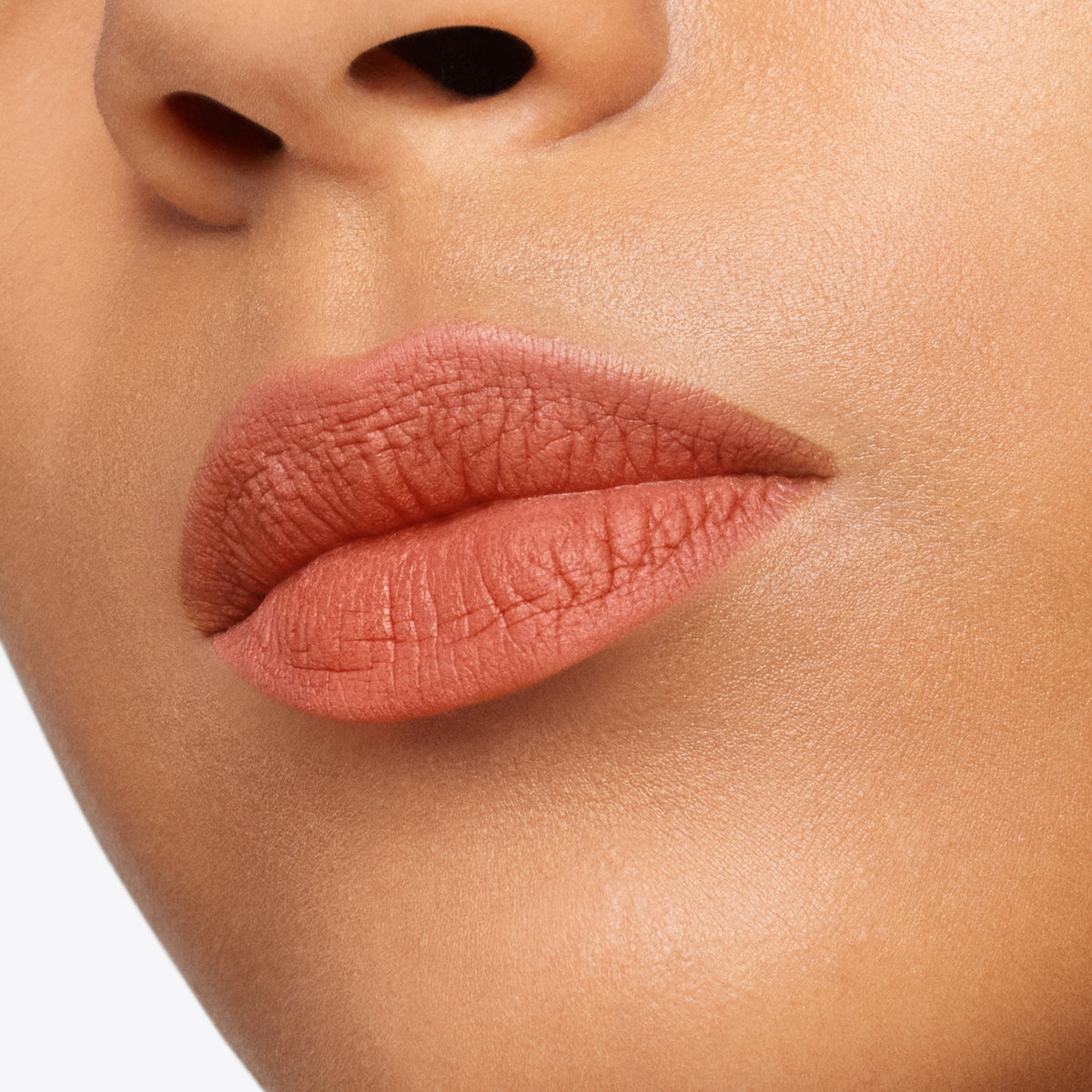 Runway Liquid Lip Color Matte, 6.0 ml, 140 Pêche Épicée, 140, Model, medium
