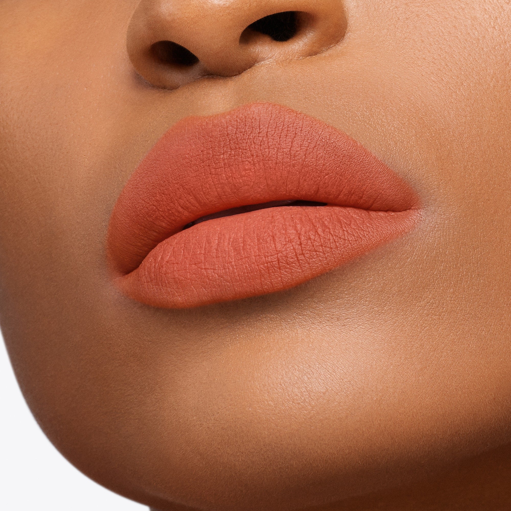 Runway Liquid Lip Color Matte, 6.0 ml, 140 Pêche Épicée, 140, Model, deep