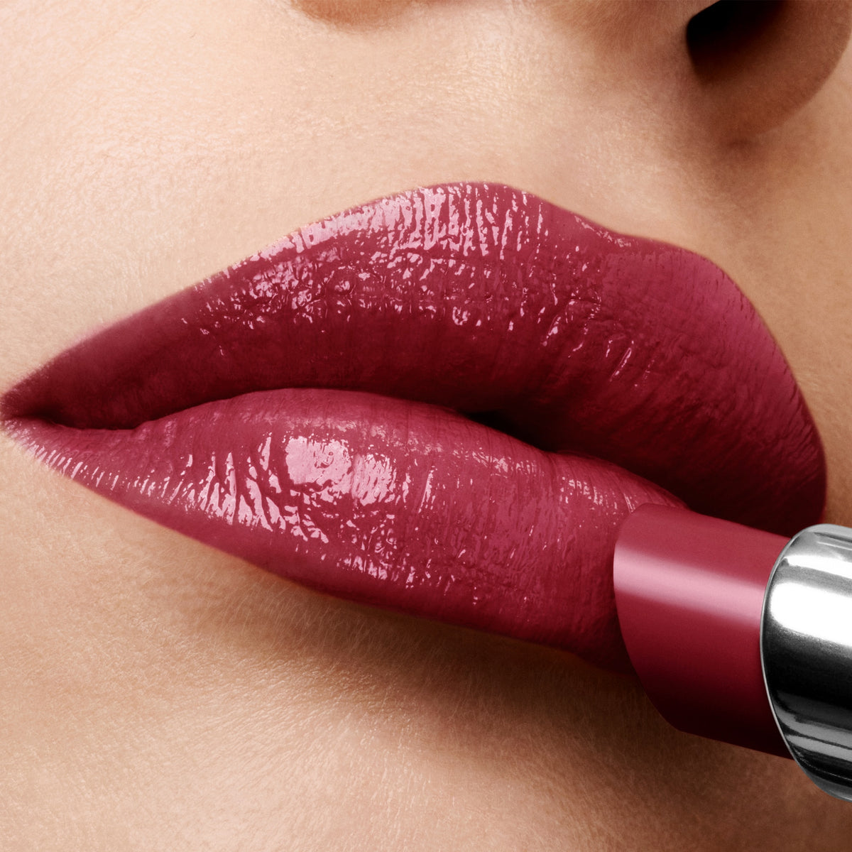 Soleil Neige Ultra-Shine Lip Color, 3.3 g, 45 Aurora, 45, Model, light