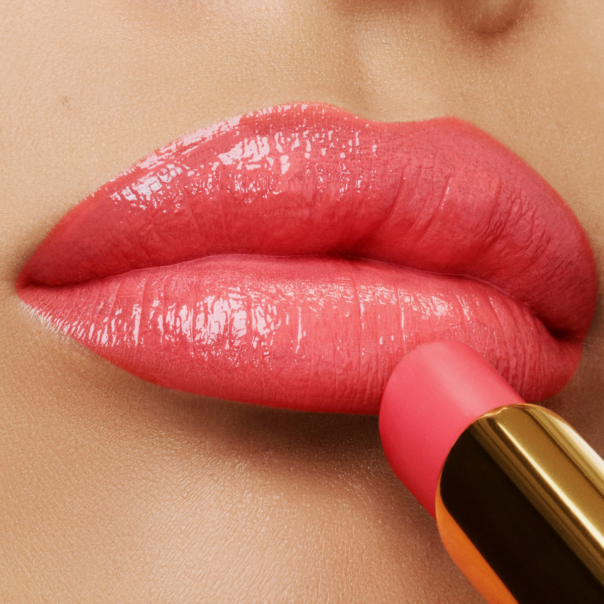 Soleil Summer Ultra-Shine Lip Color, 3.3 g, 39 Pink Buff, 39, Model, medium