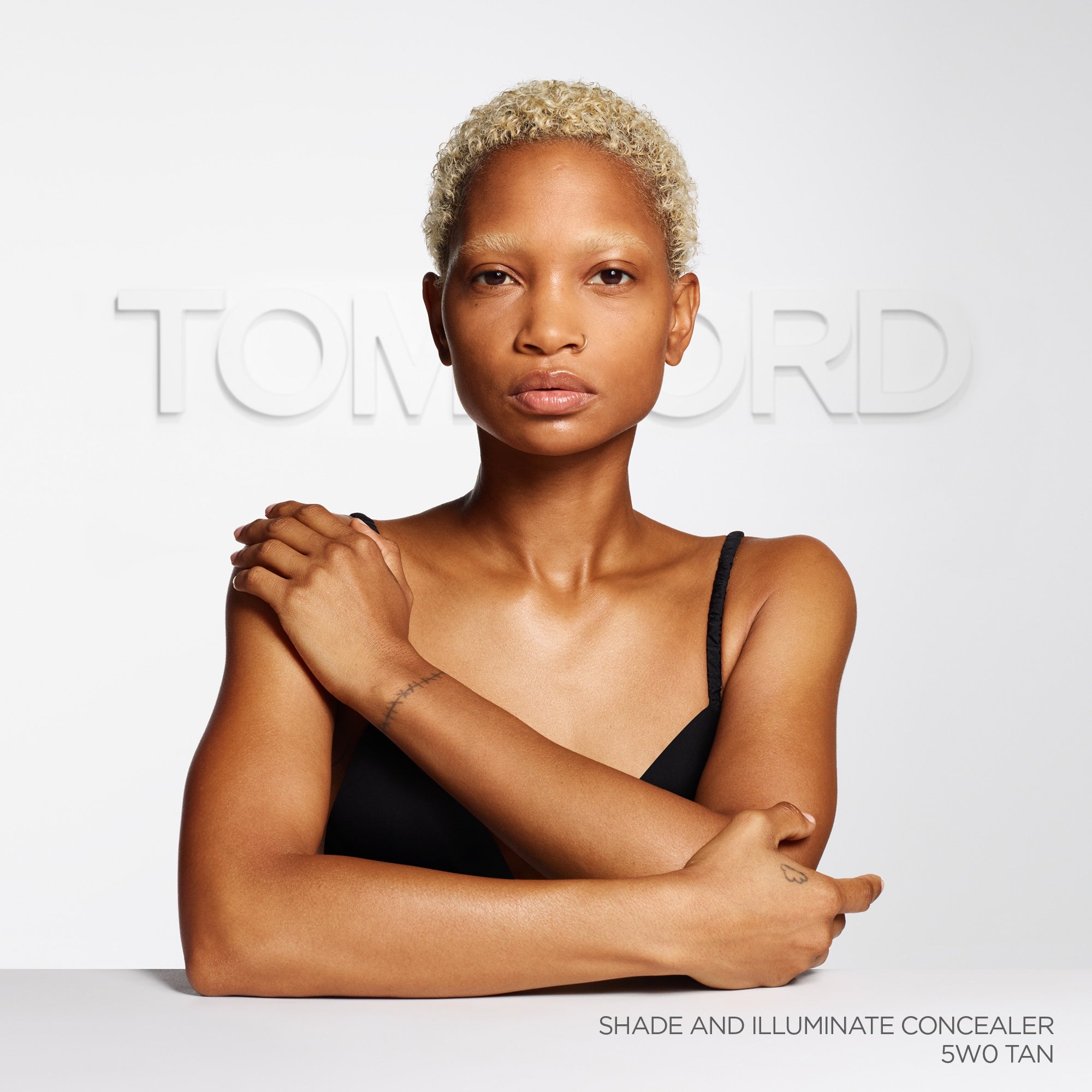 Shade and Illuminate Concealer, 5.4 ml, 5W0 Tan, 5W0, Model, medium