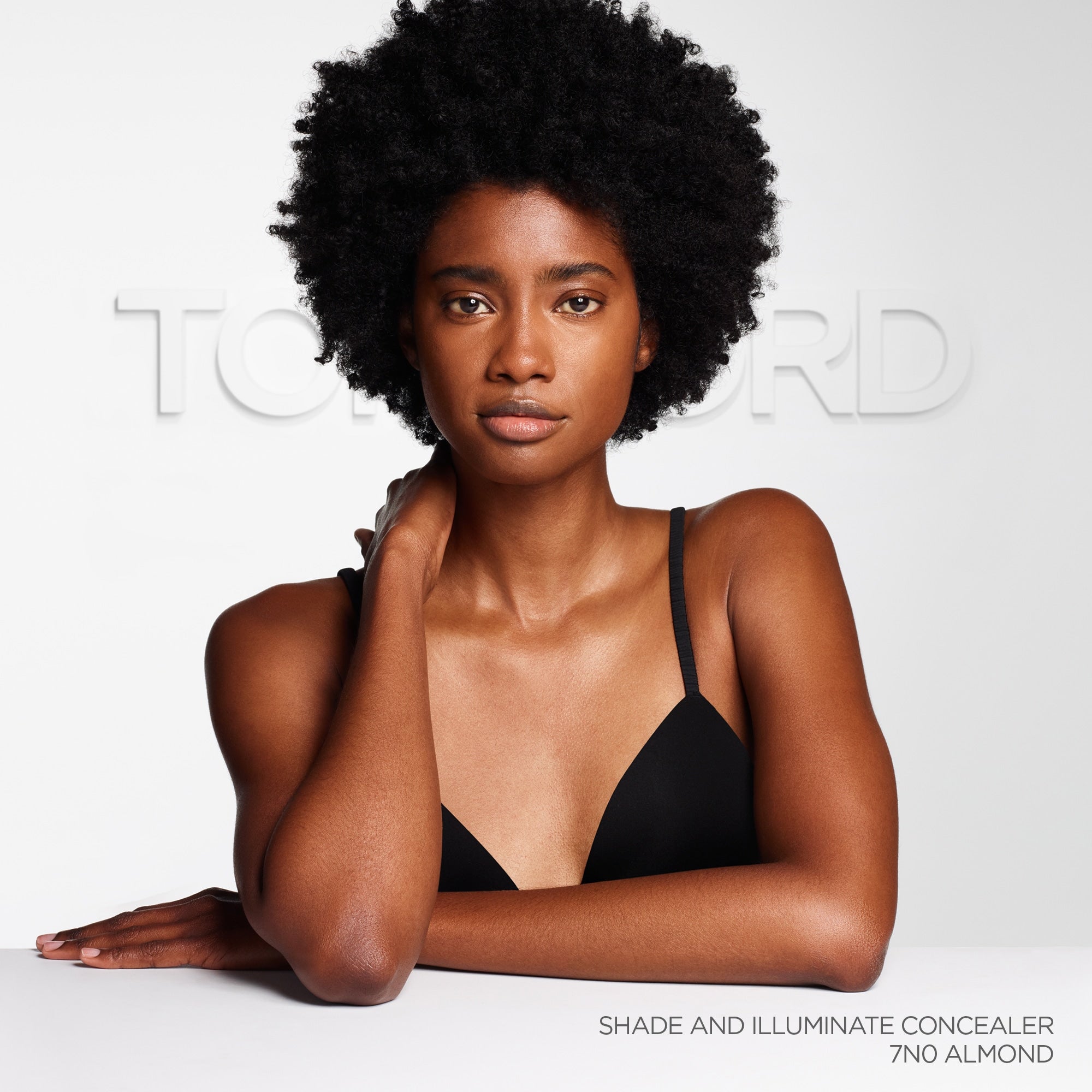 Shade and Illuminate Concealer, 5.4 ml, 7N0 Almond, 7N0, Model, deep