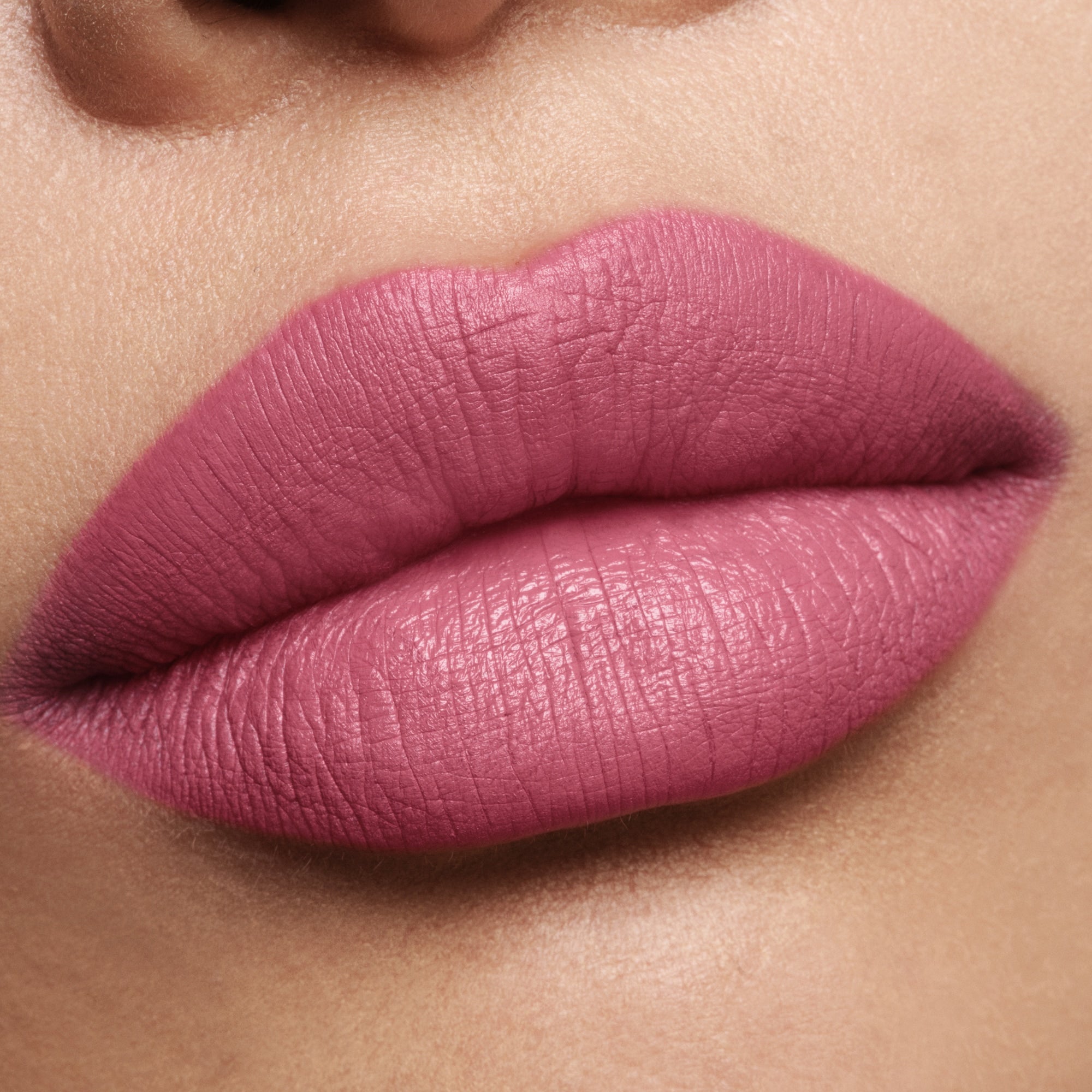 Fucking Fabulous Lip Color, 3.2 g, F4 Cerise, F4, Model, light