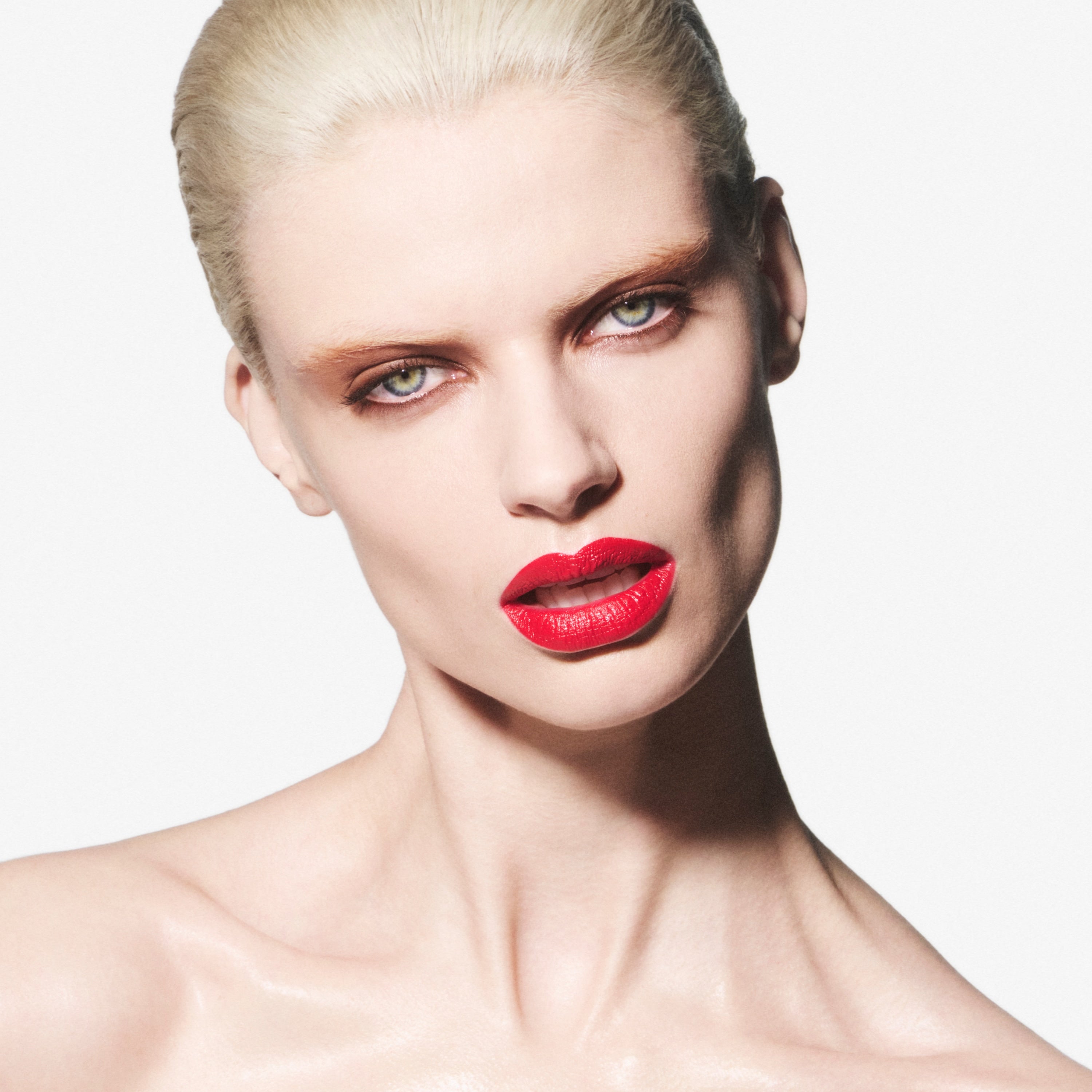Fucking Fabulous Lip Color, 3.2 g, F4 Cerise, F4, Model, light