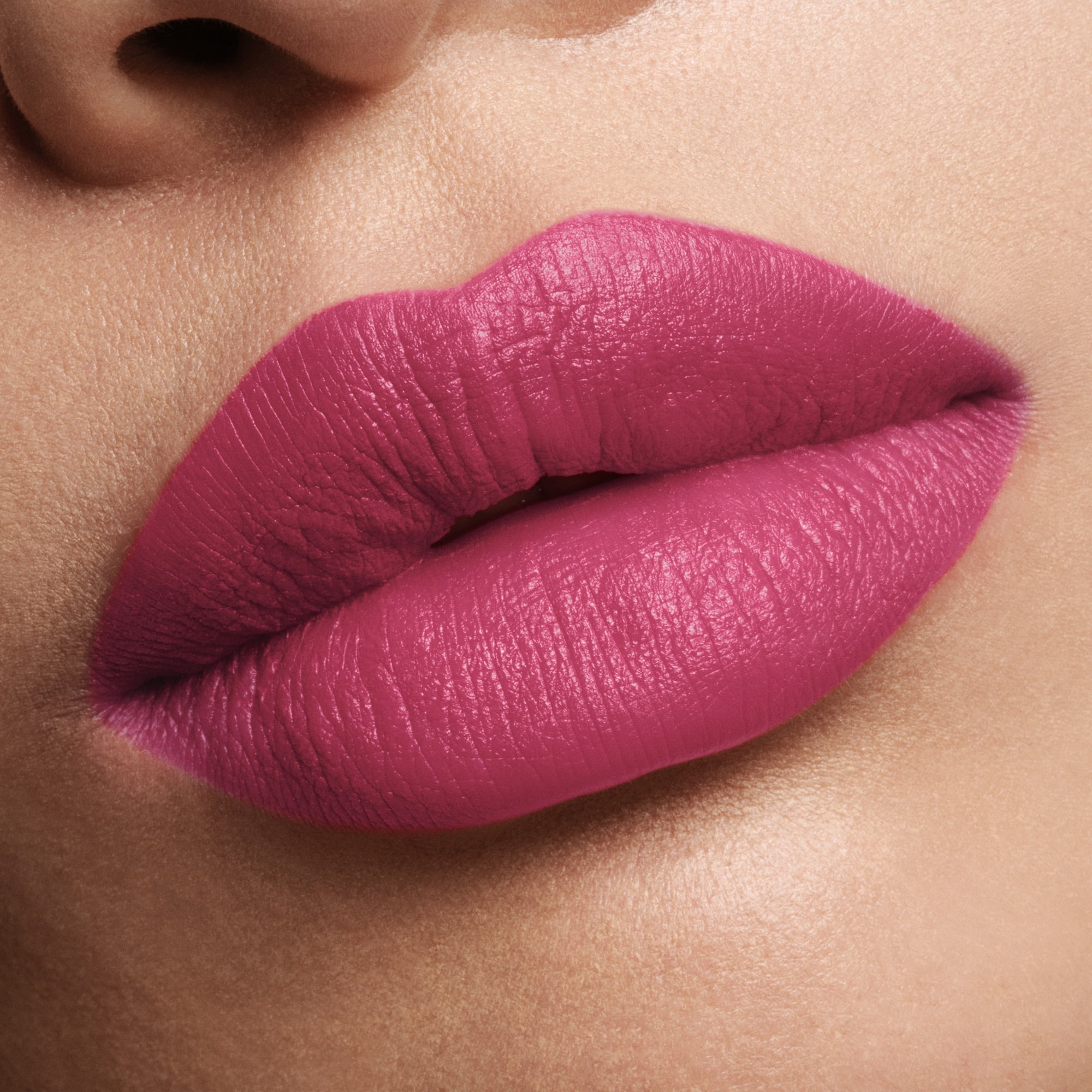 Fucking Fabulous Lip Color, 3.2 g, F6 Berry, F6, Model, light