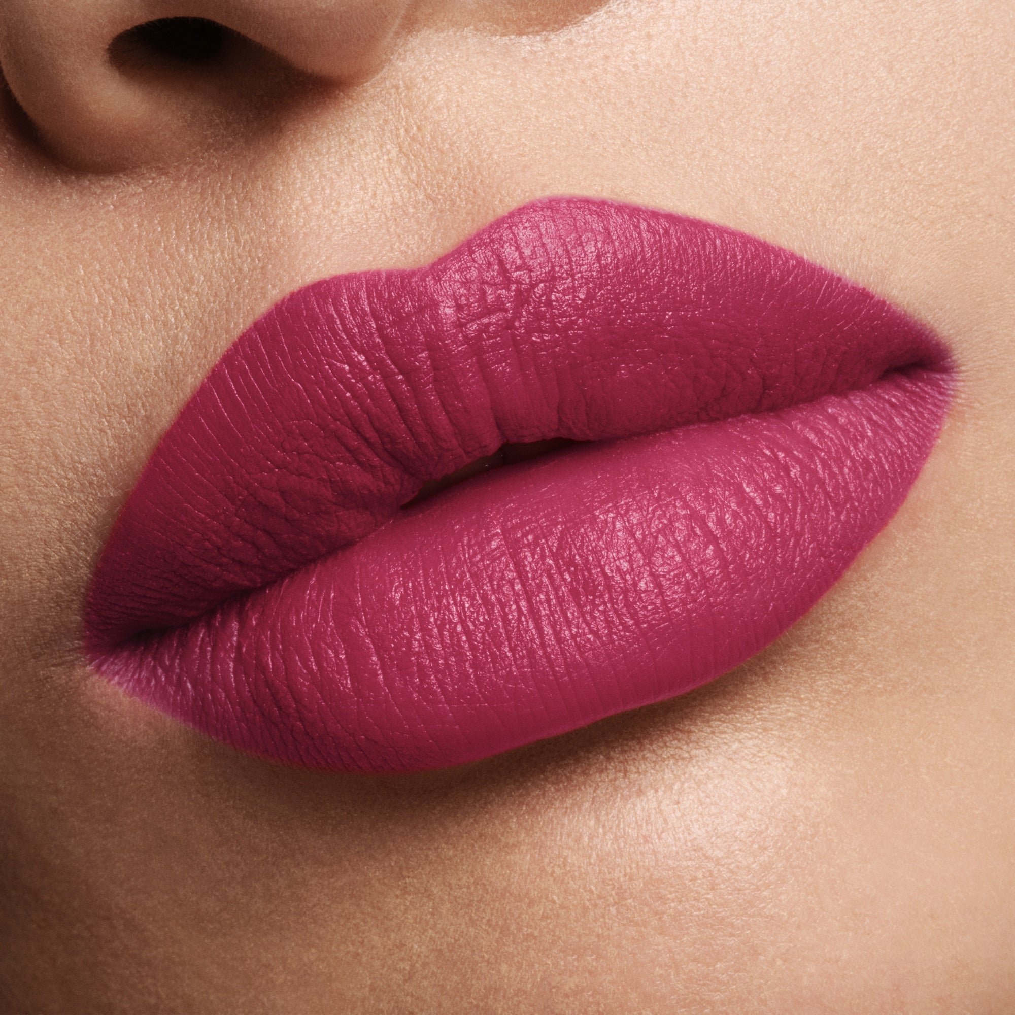 Fucking Fabulous Lip Color, 3.2 g, F8 Fuchsia, F8, Model, light