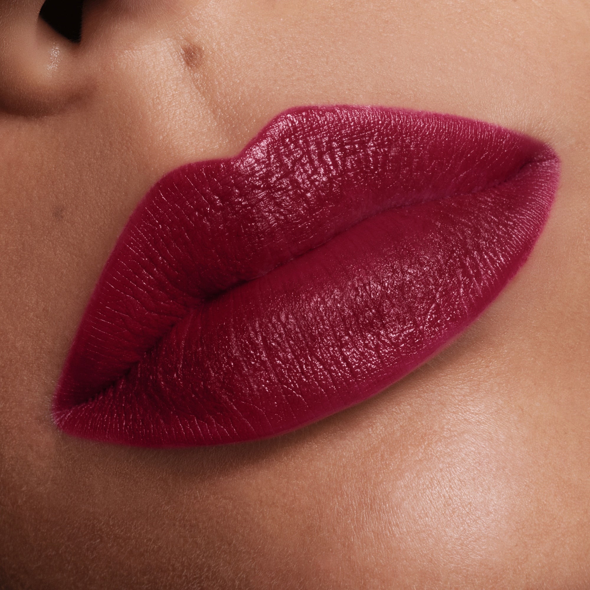 Fucking Fabulous Lip Color, 3.2 g, F8 Fuchsia, F8, Model, medium