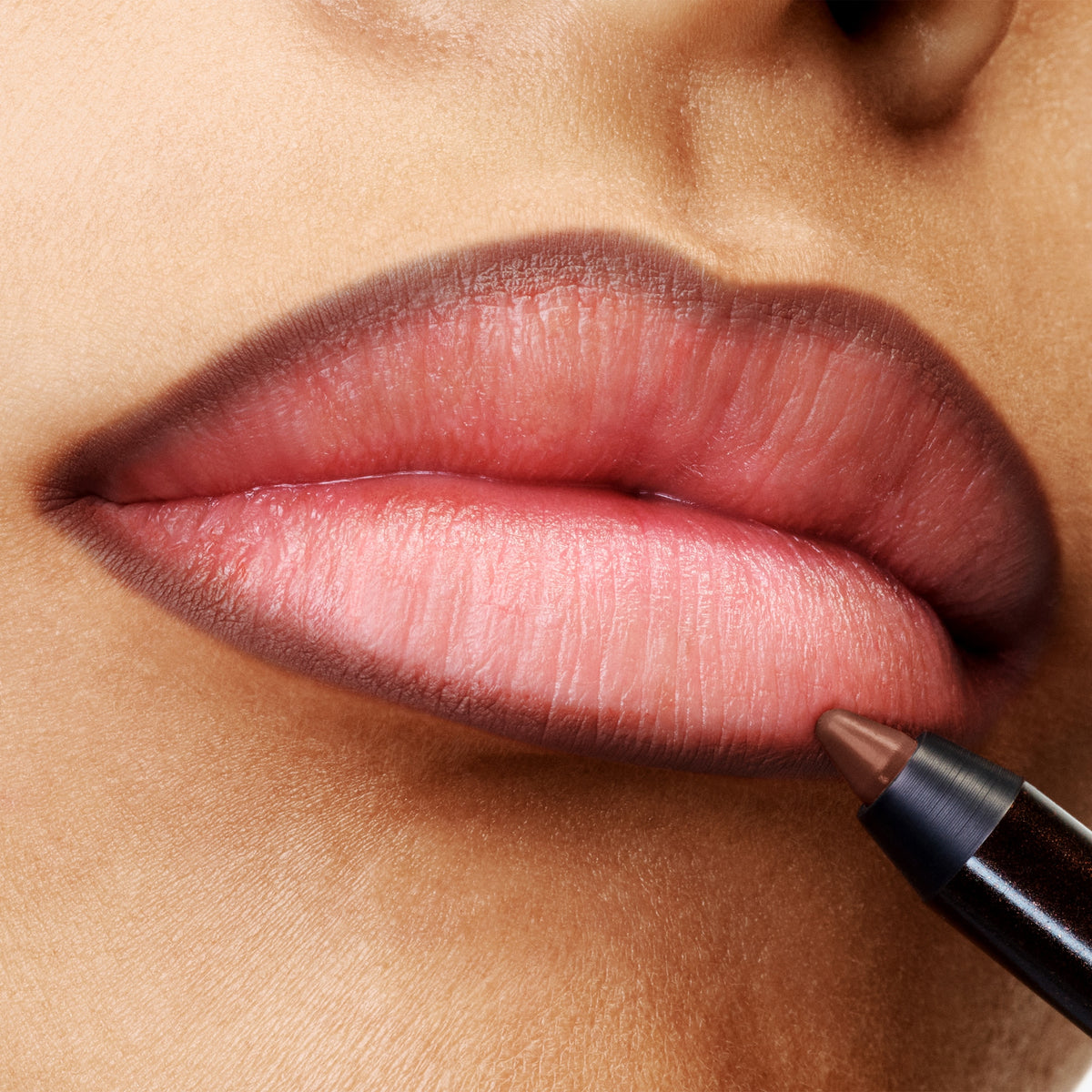 Lip Pencil, 1.2 g, 104 Loves Attention, 104, Model, medium