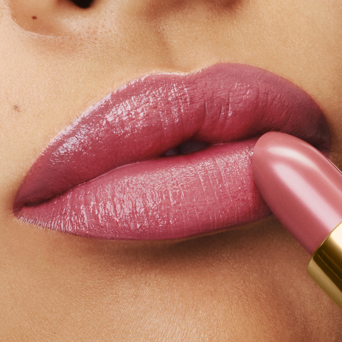 Runway Lip Color, 3.5 g, 03 Casablanca, 03, Model, medium