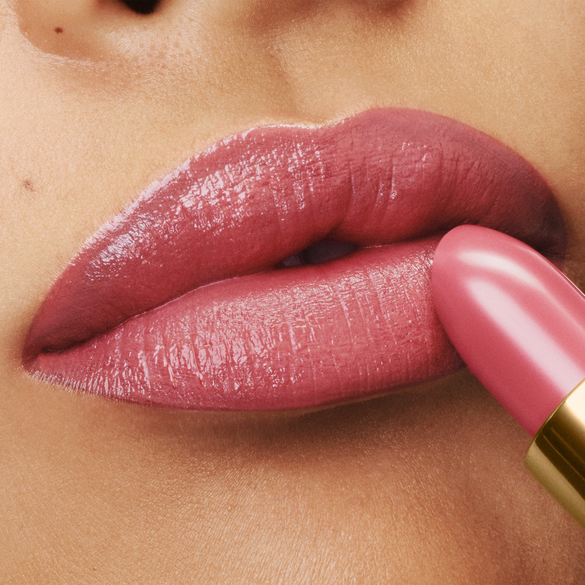 Runway Lip Color, 3.5 g, 19 Runway Rose, 19, Model, medium