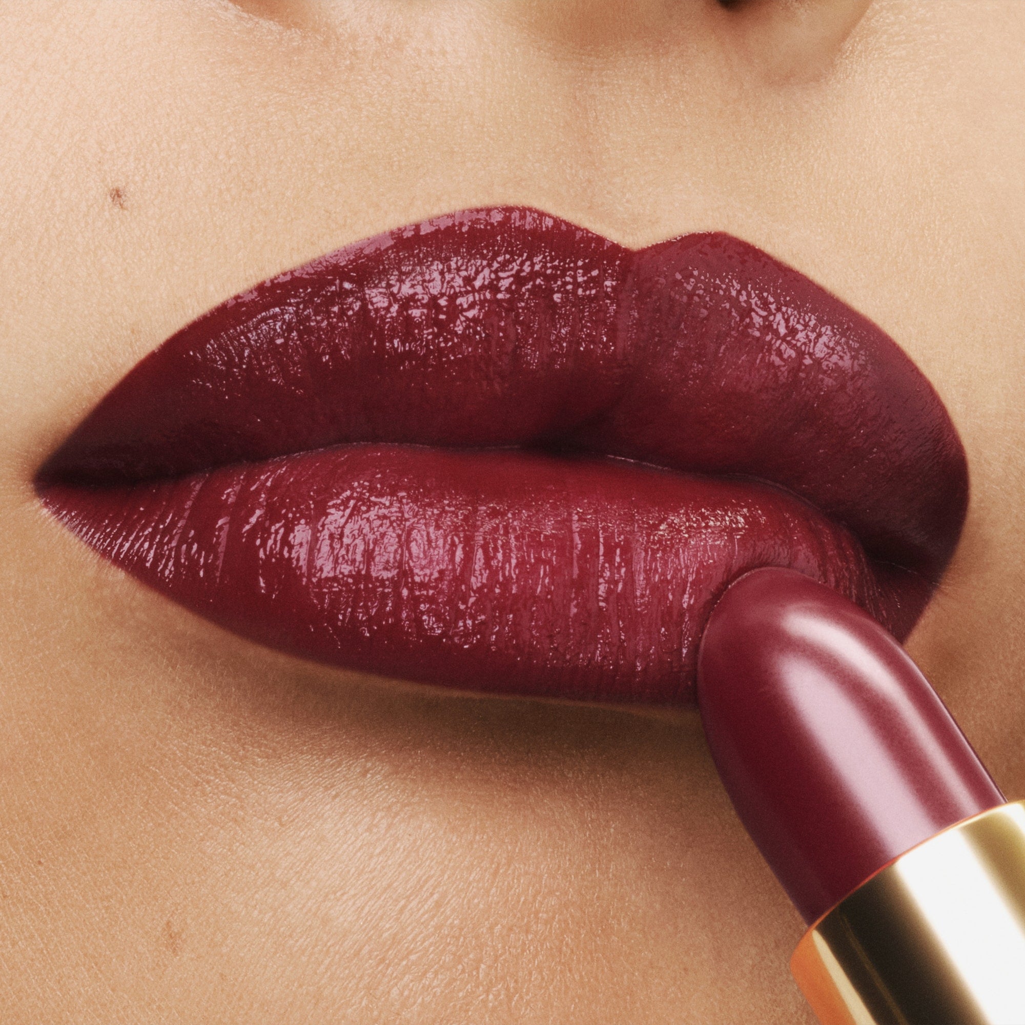 Runway Lip Color, 3.5 g, 18 Unzip, 18, Model, medium