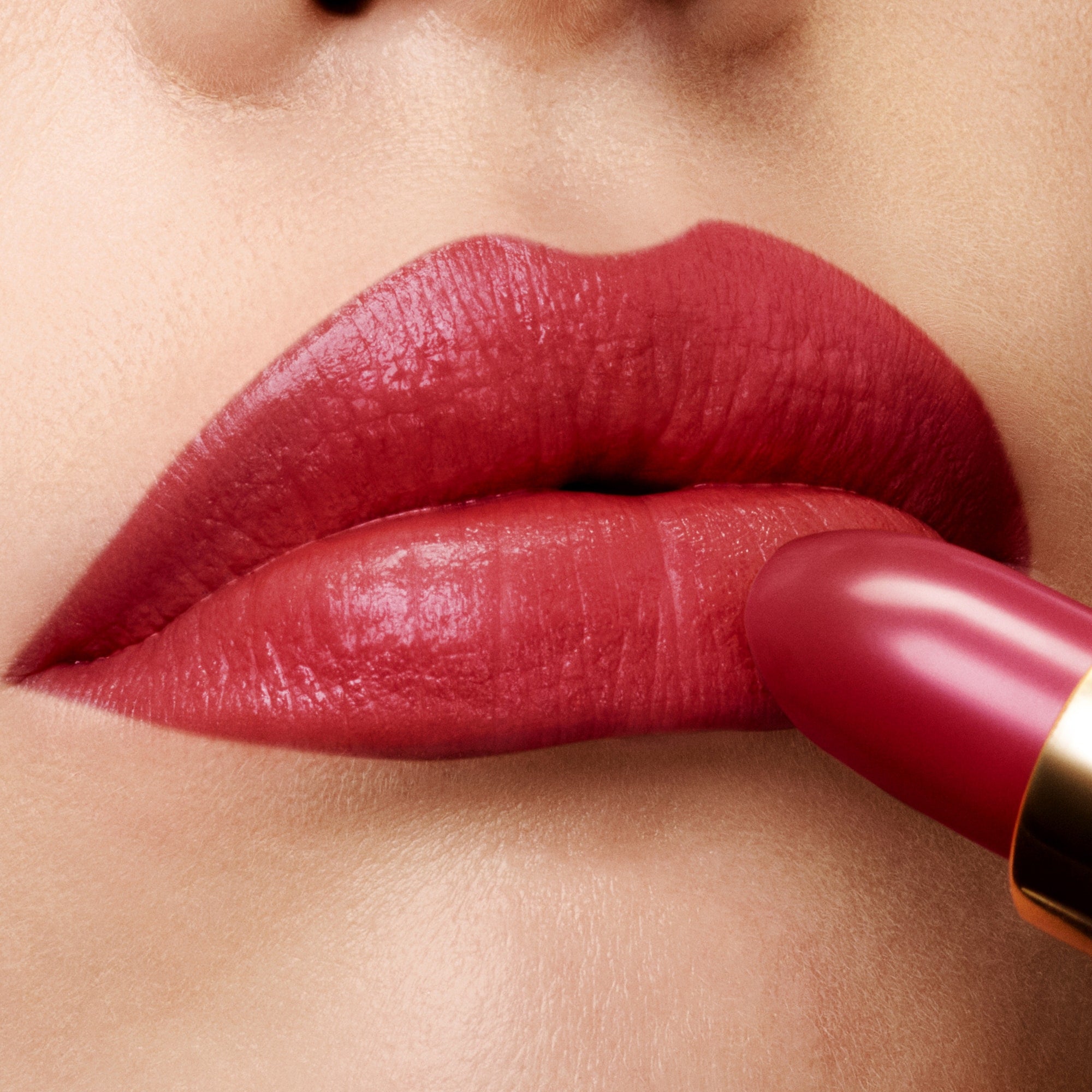 Runway Lip Color, 3.5 g, 30 Runway Rouge, 30, Model, light