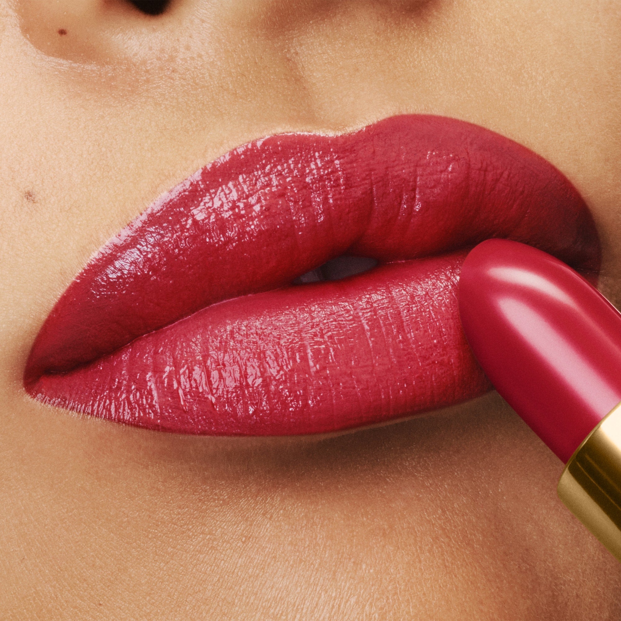 Runway Lip Color, 3.5 g, 30 Runway Rouge, 30, Model, medium