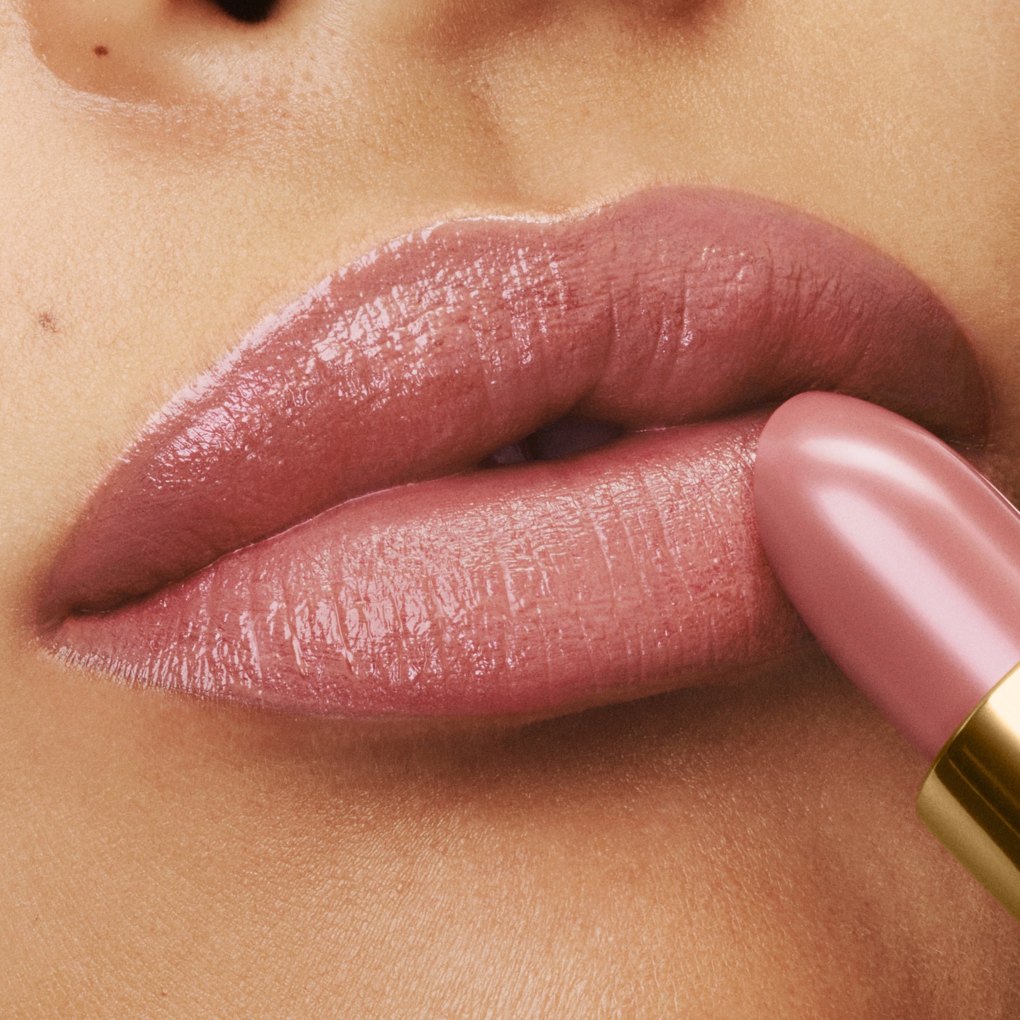 Runway Lip Color, 3.5 g, 32 Lace, 32, Model, medium