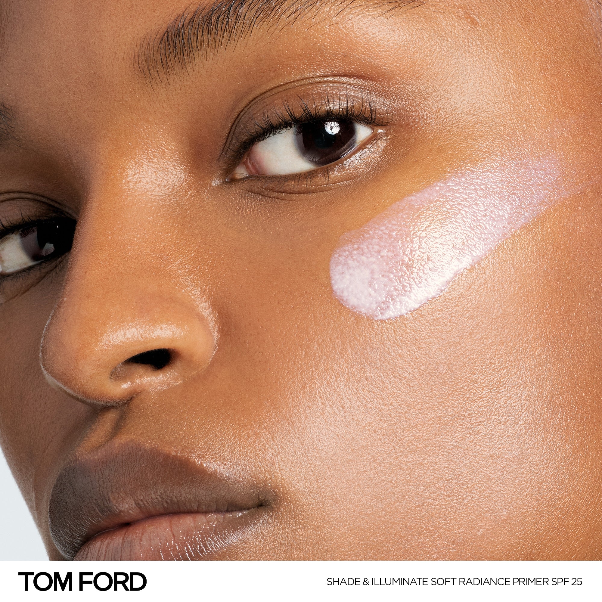 Shade and Illuminate Soft Radiance Primer Broad Spectrum SPF 25, 30.0 ml, Model, deep