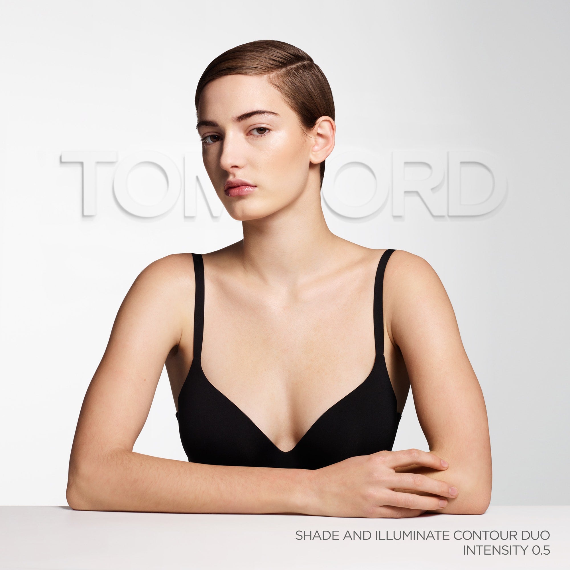 Shade and Illuminate Contour Duo, 15.0 g, 0.5 Intensity, 0.5, Model, light